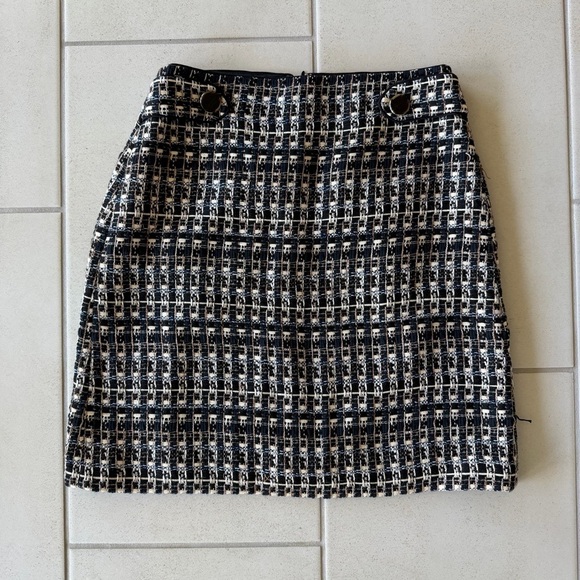 Ann Taylor Dresses & Skirts - Ann Taylor Woven Patterned Skirt - 0